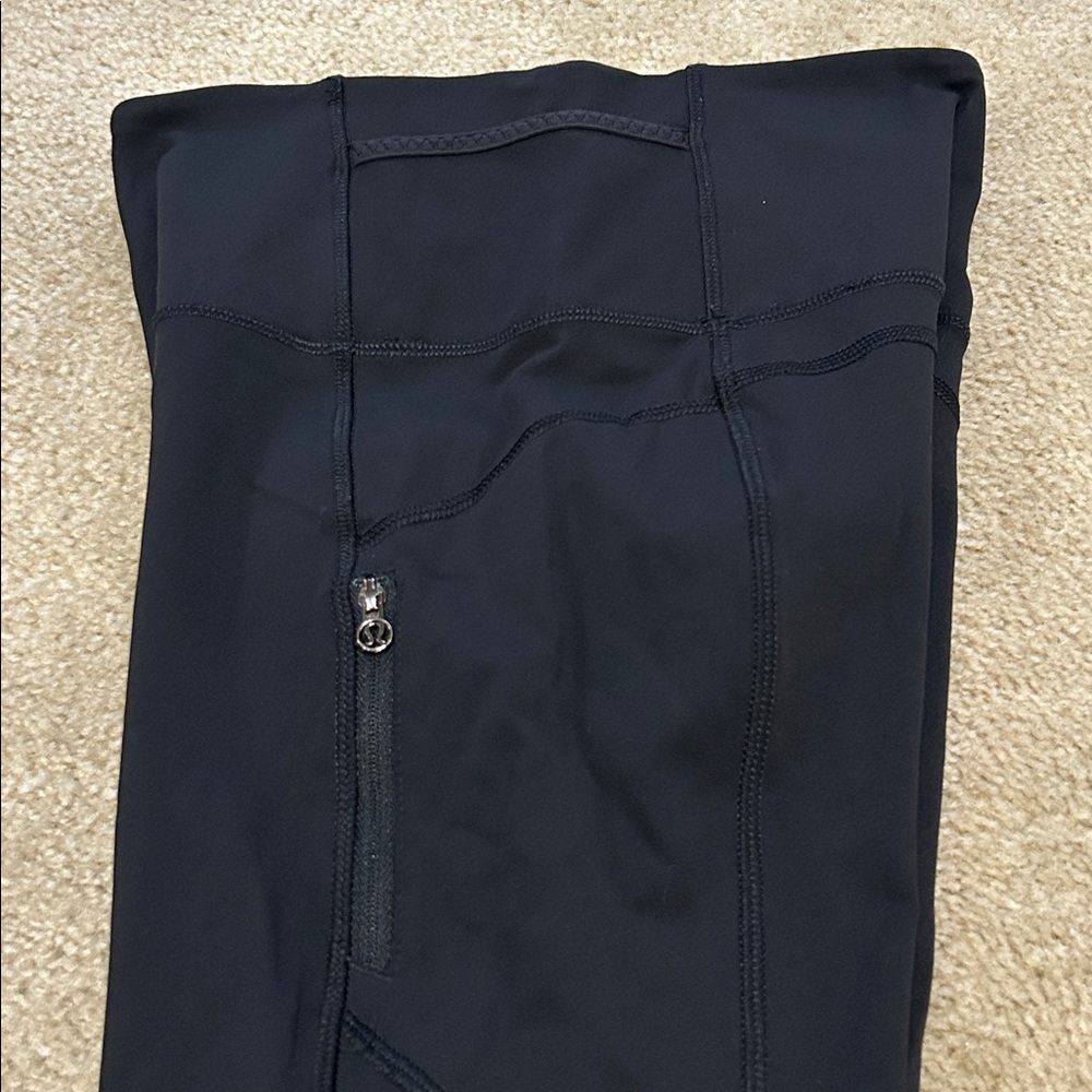 Lululemon boot cut black leggings.  Size 4. - Picture 6 of 6